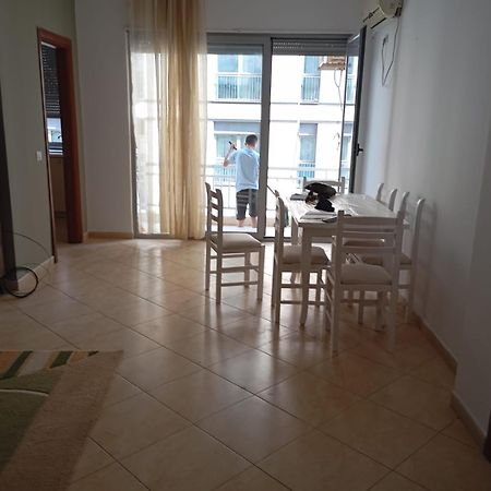 Royal Hostel Tiranë Luaran gambar