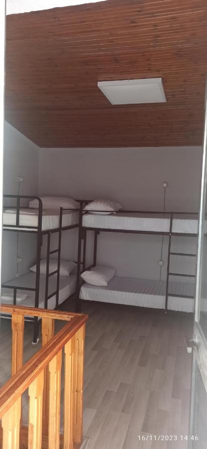 Royal Hostel Tiranë Luaran gambar