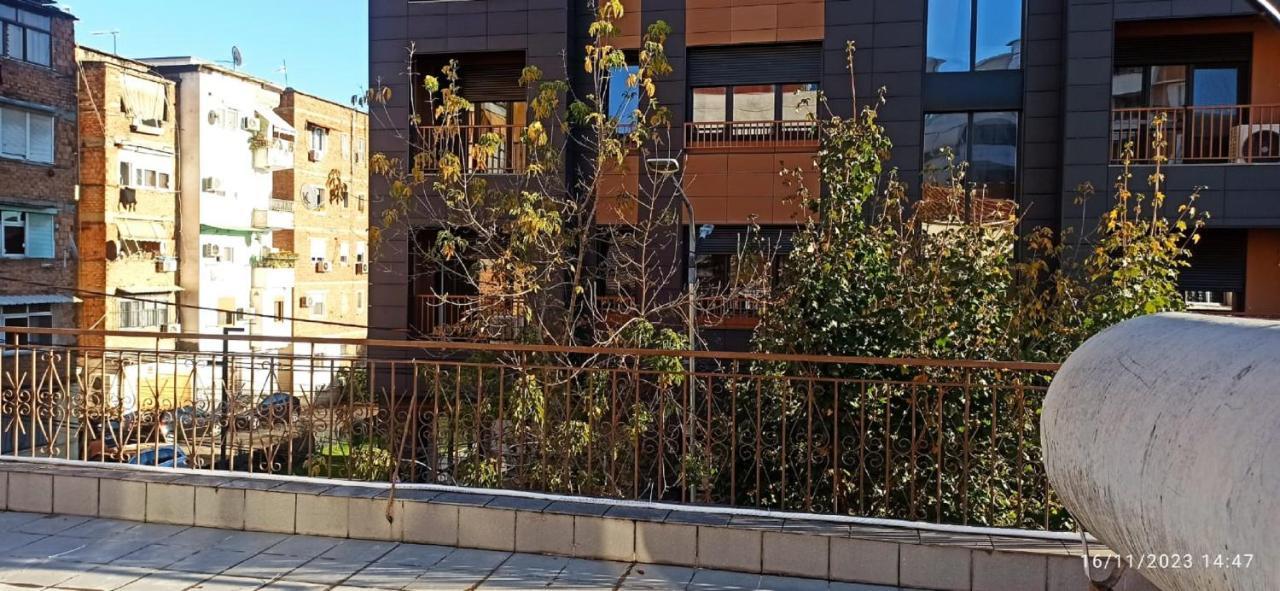 Royal Hostel Tiranë Luaran gambar