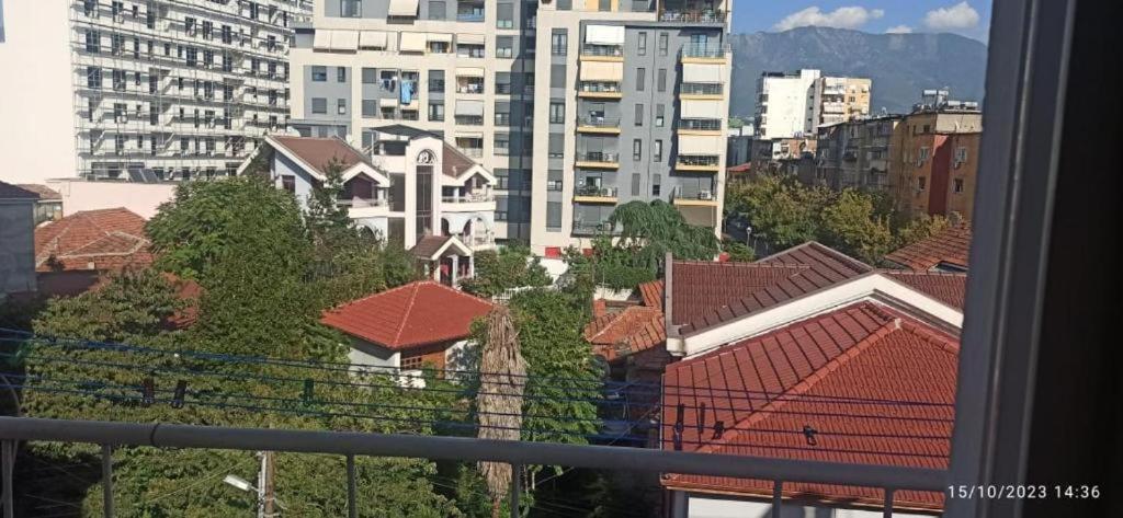 Royal Hostel Tiranë Luaran gambar